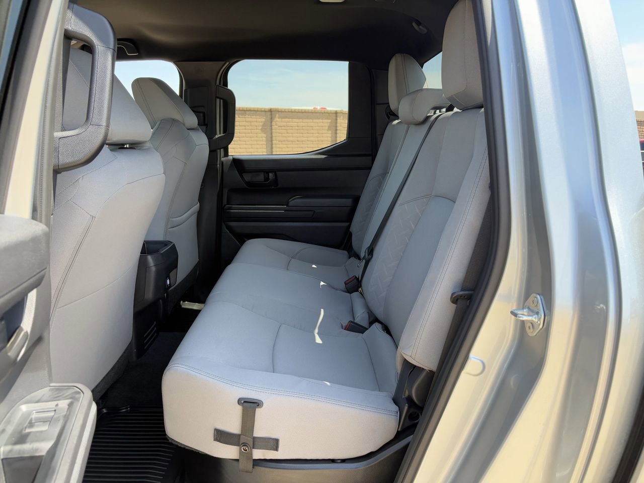 Used 2025 Toyota Tacoma SR5 AWD/4WD image 29