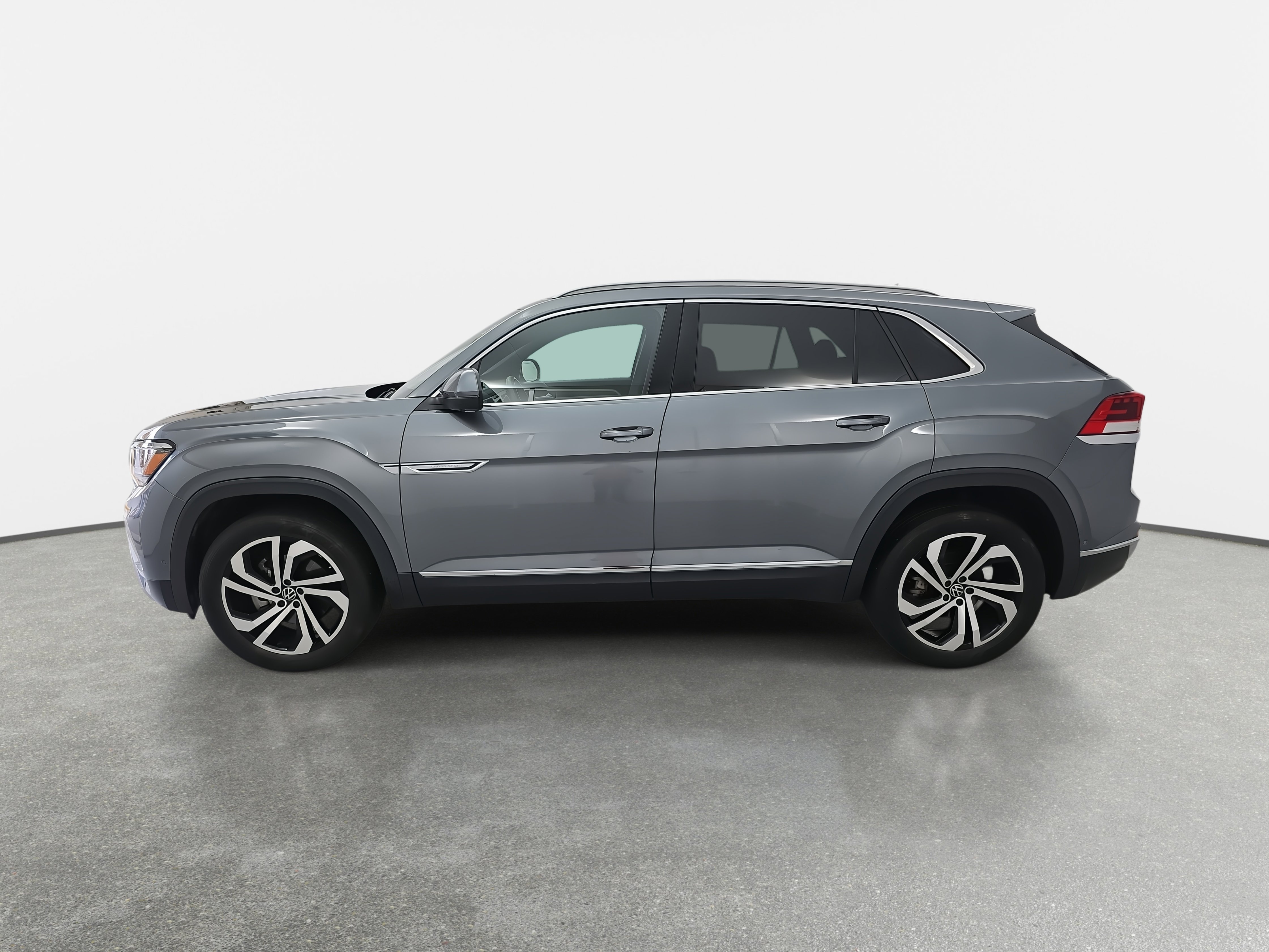 Used 2021 Volkswagen Atlas Cross Sport SEL Premium image 8