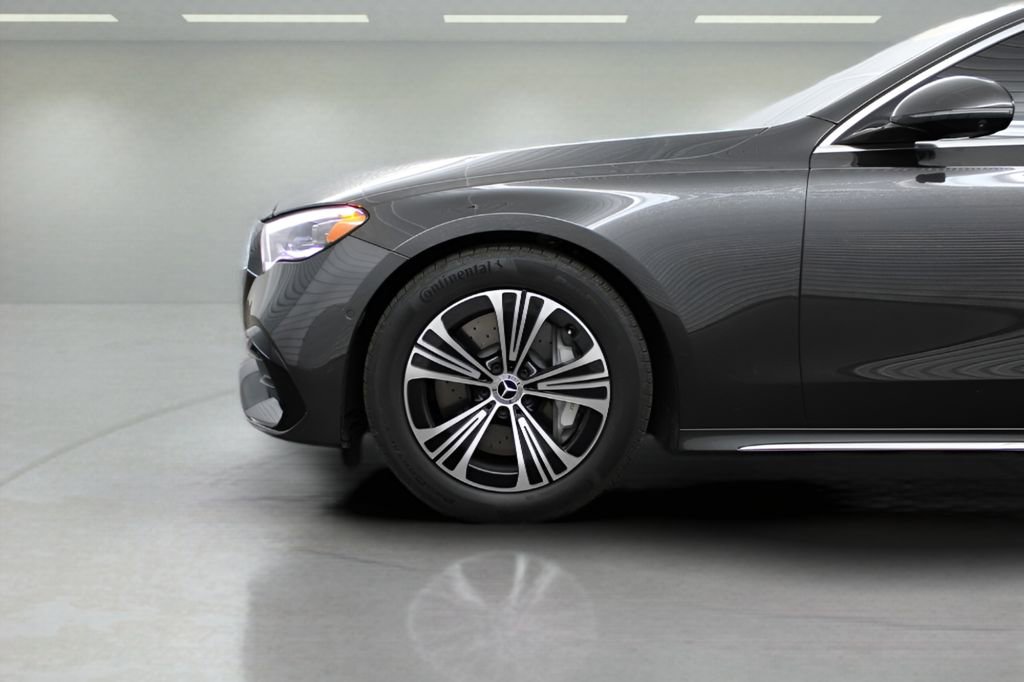 Used 2025 Mercedes-Benz E 450 4MATIC Sedan image 9