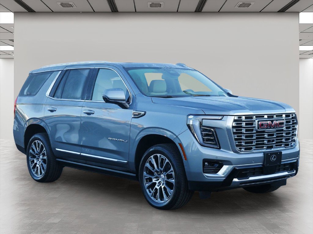 Used 2026 GMC Yukon Denali w/ Sun & Power Step Package