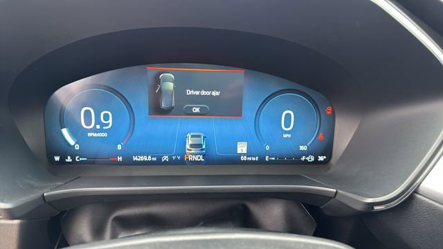 Used 2025 Ford Escape Platinum image 31