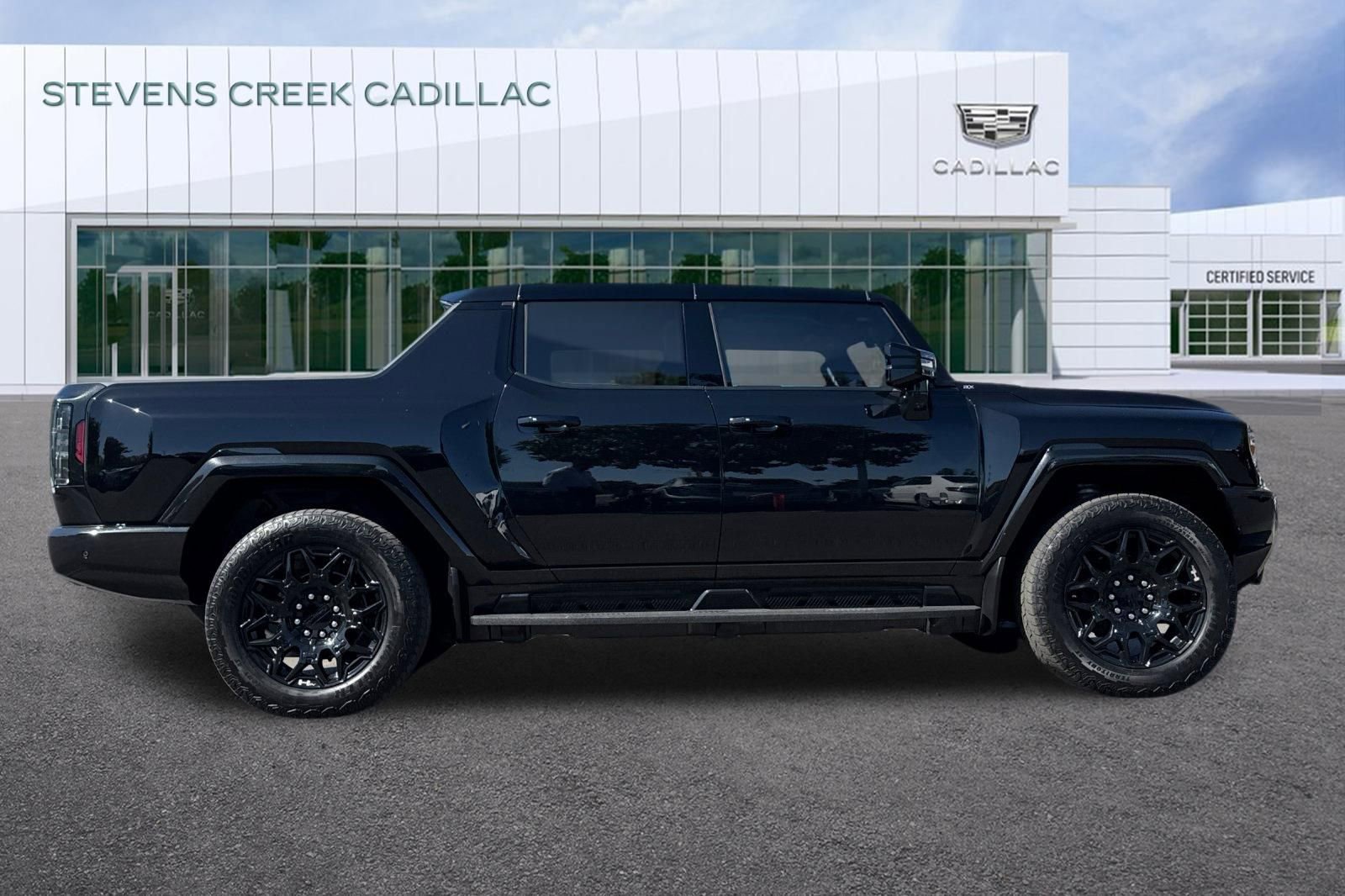 Used 2025 GMC Hummer EV 3X w/ LPO, Dark Essentials Package AWD/4WD image 2