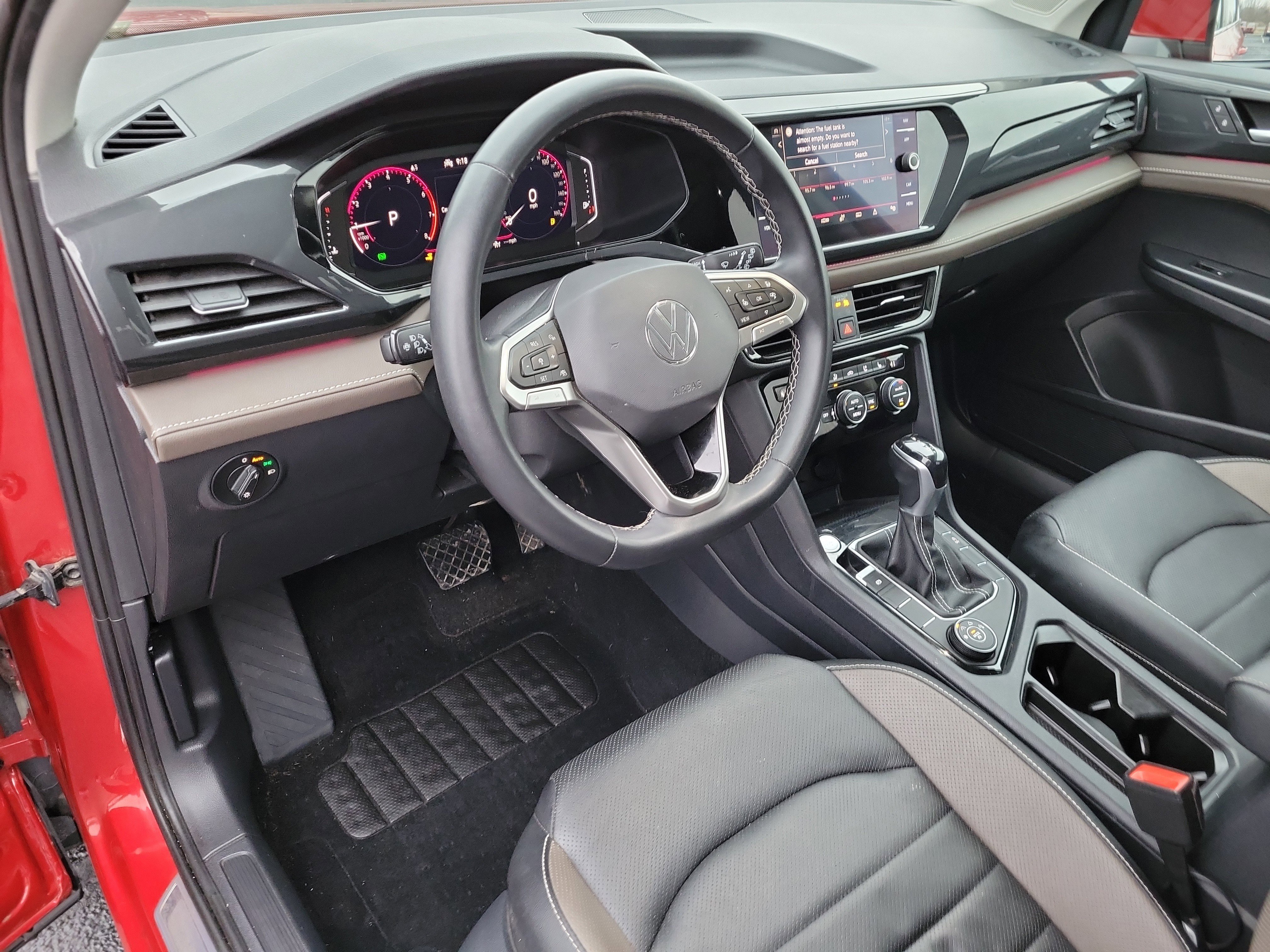 Used 2022 Volkswagen Taos SEL w/ Panoramic Sunroof Package image 18