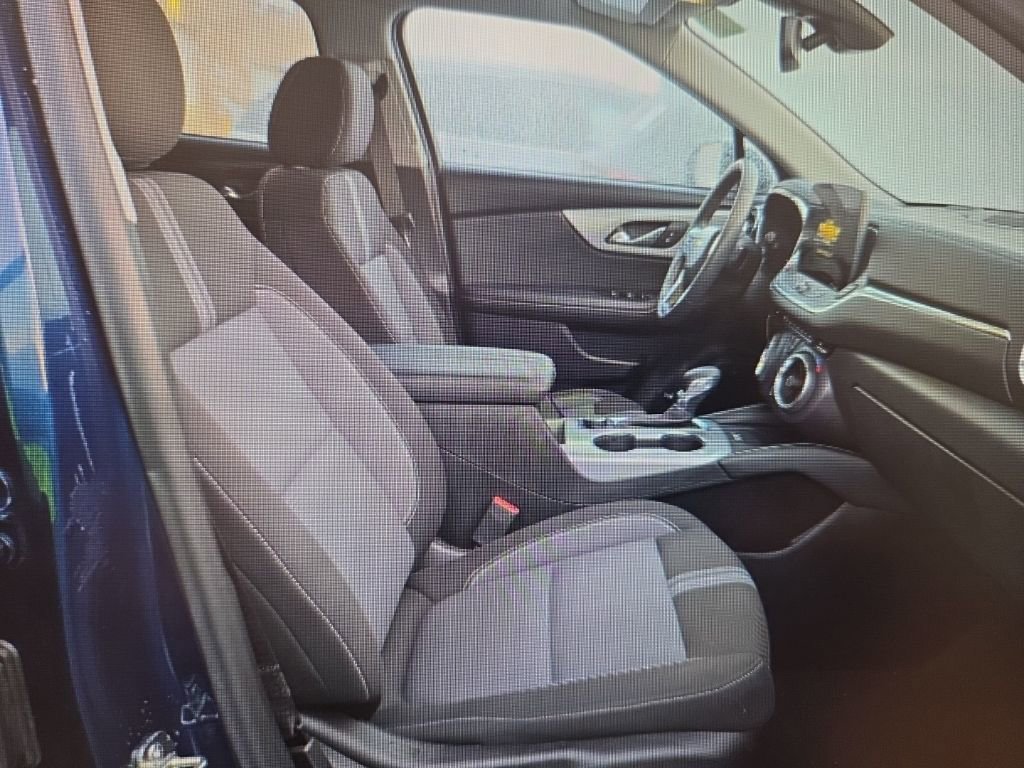 Used 2023 Chevrolet Blazer LT w/ Convenience Package image 11