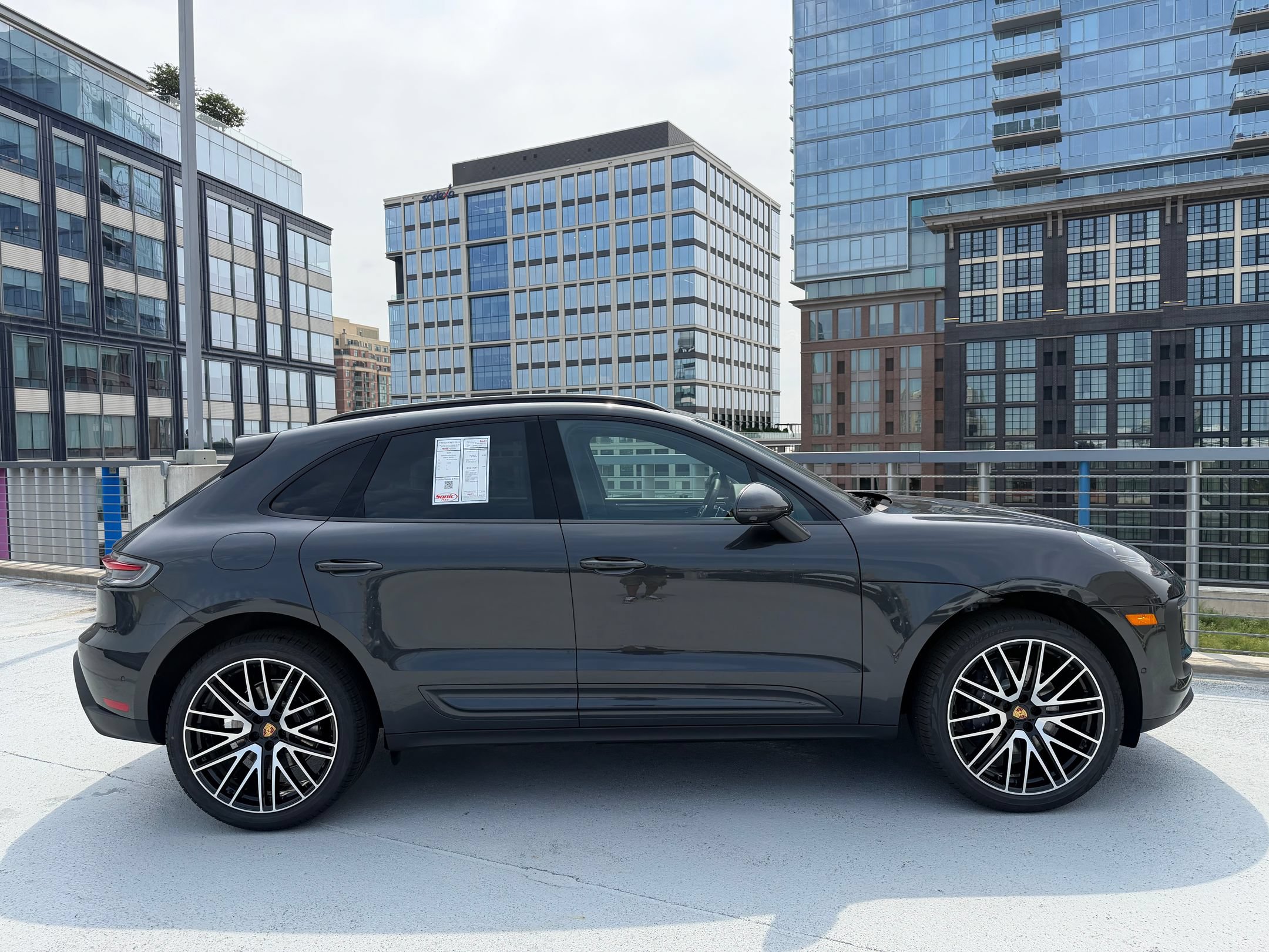 Used 2026 Porsche Macan AWD/4WD image 8