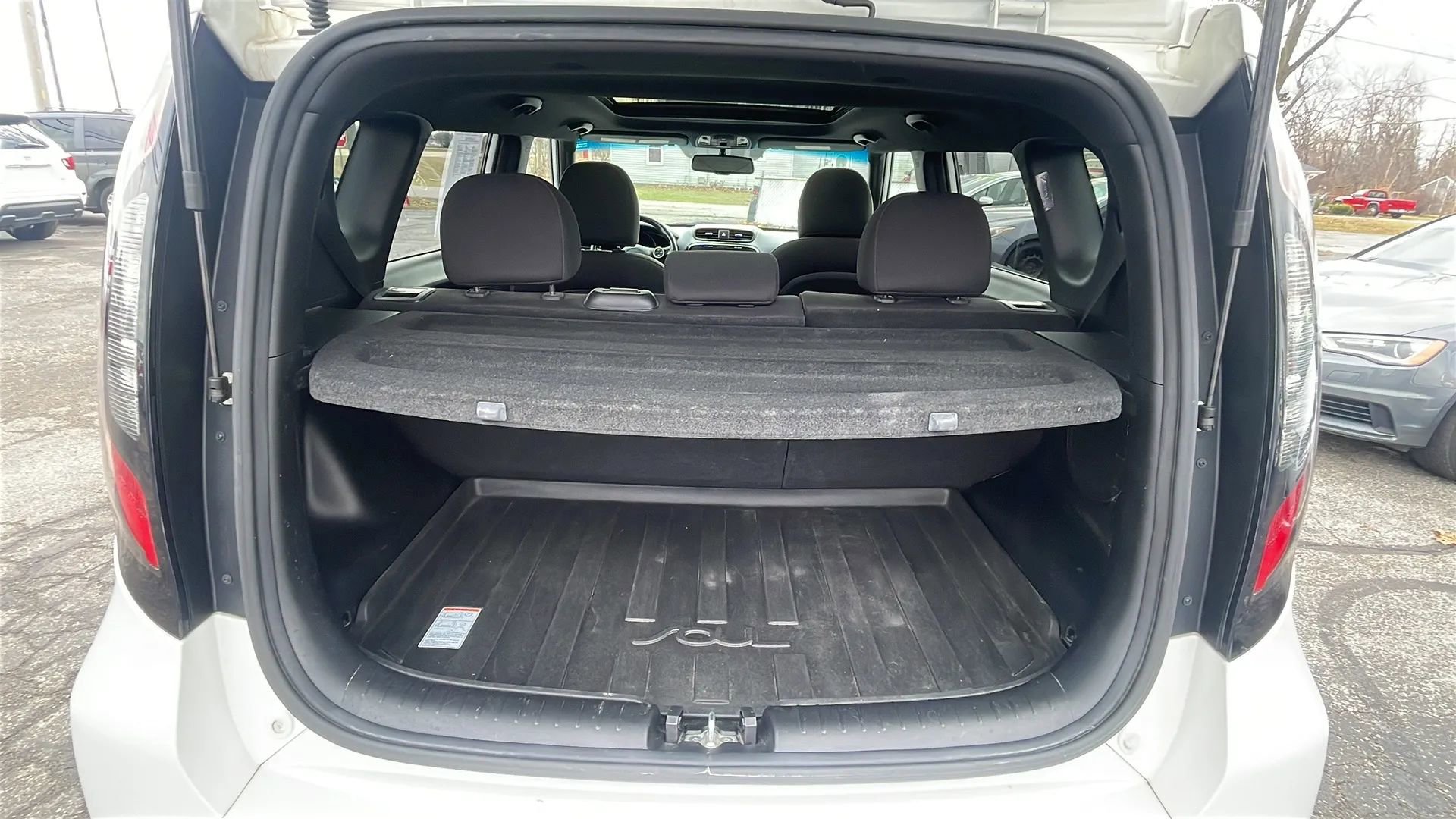 Used 2014 Kia Soul ! w/ Sun & Sound Package image 26