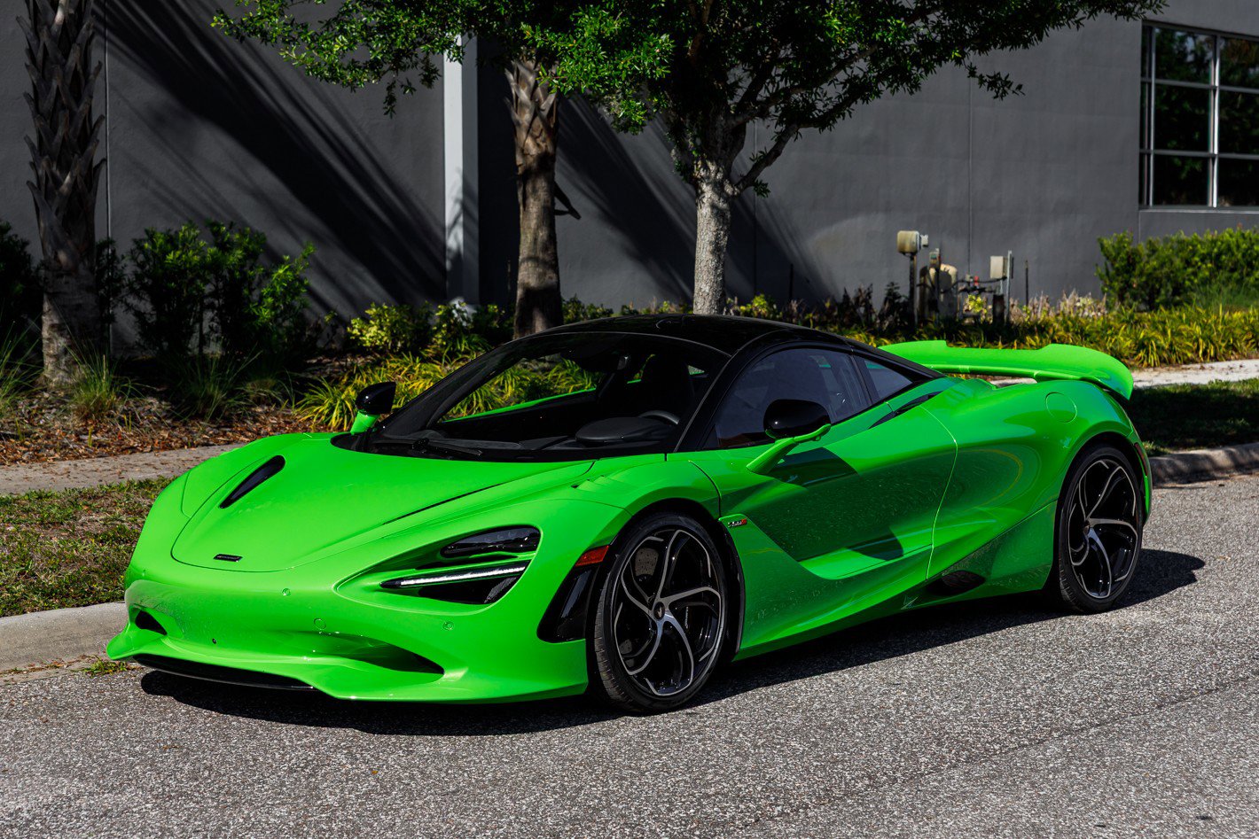 Used 2024 McLaren 750S image 23