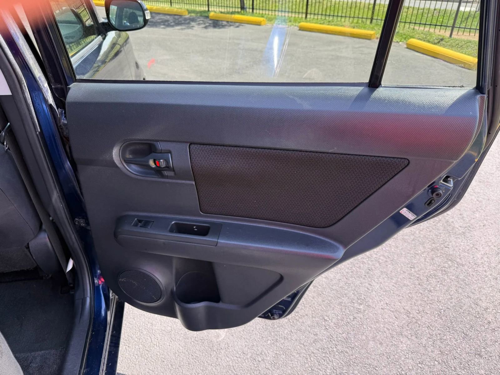 Used 2008 Scion xB FWD image 27