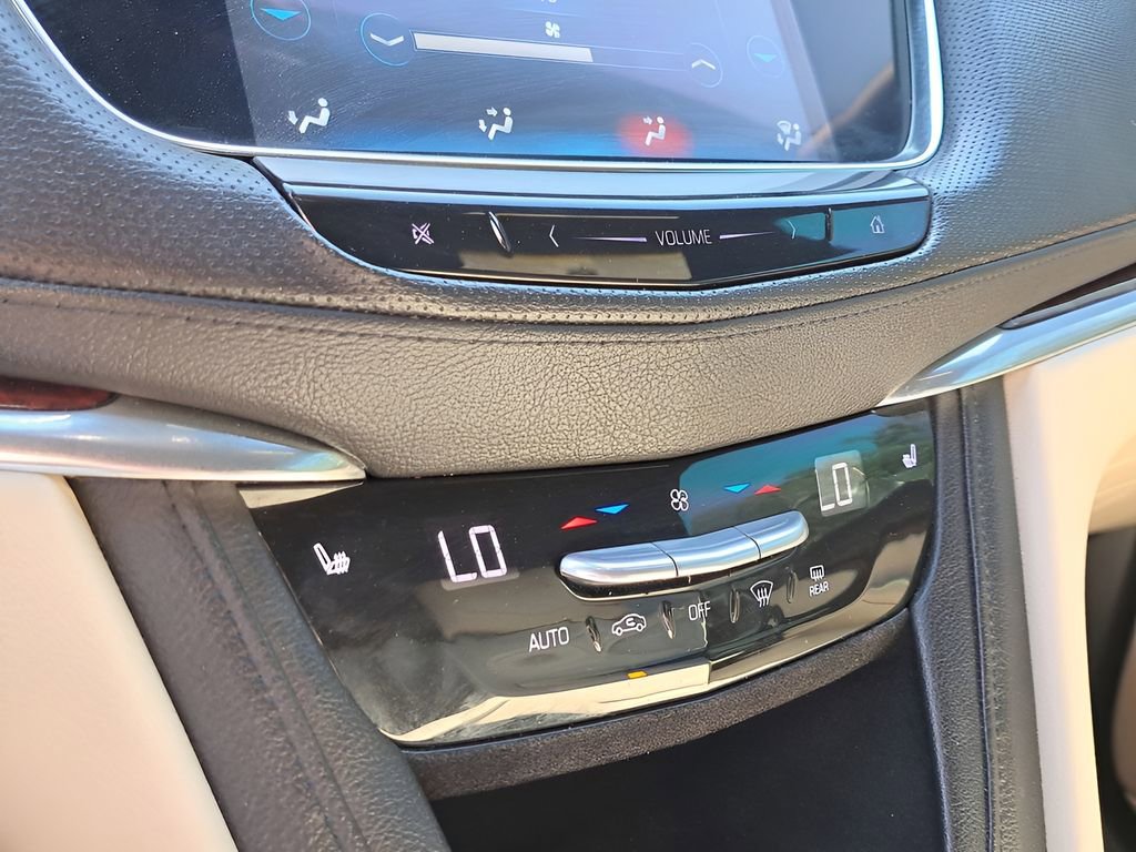 Used 2017 Cadillac XT5 Luxury w/ Driver Awareness Package image 24