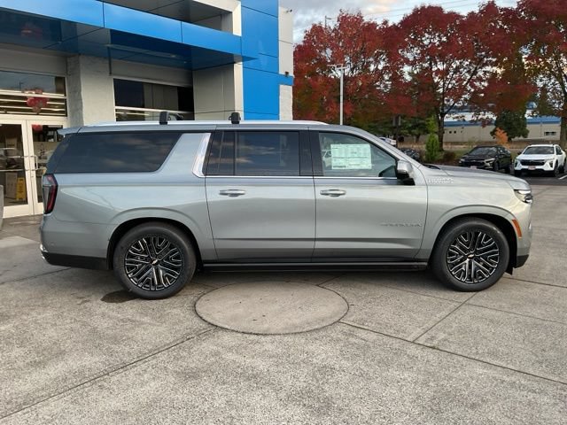 New 2026 Chevrolet Suburban High Country AWD/4WD image 10