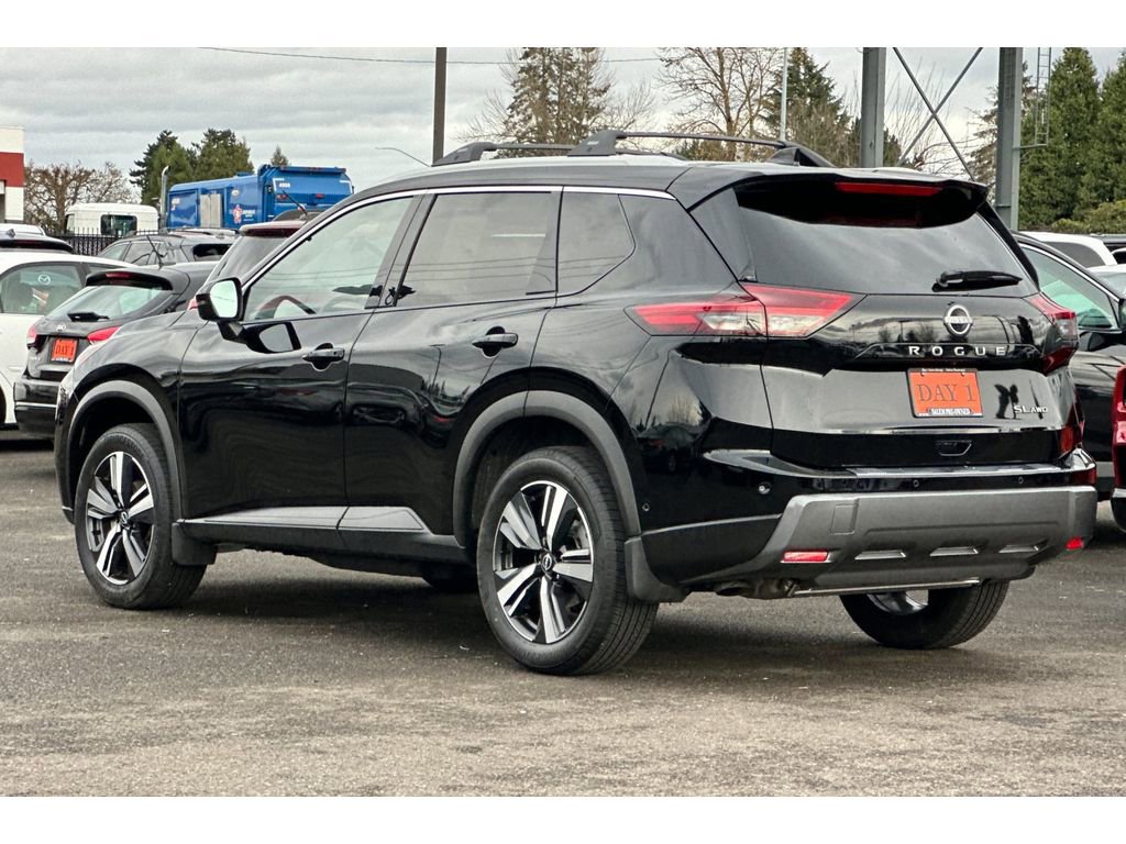 Used 2025 Nissan Rogue SL w/ SL Premium Package image 8
