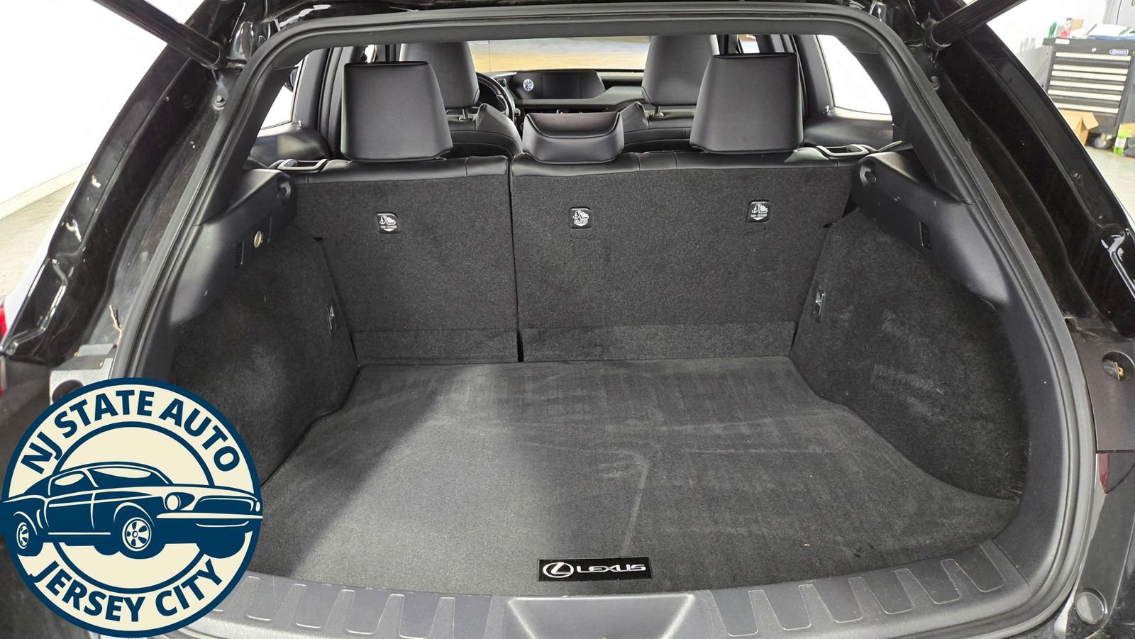 Used 2019 Lexus UX 200 FWD image 32