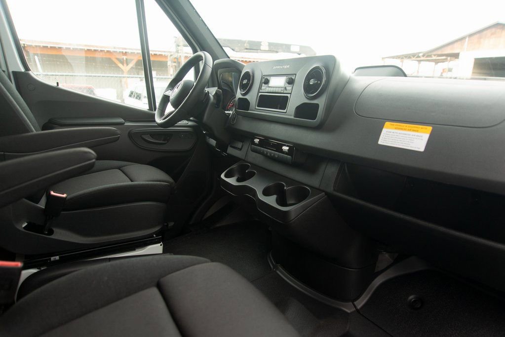 Used 2025 Mercedes-Benz Sprinter 2500 image 26