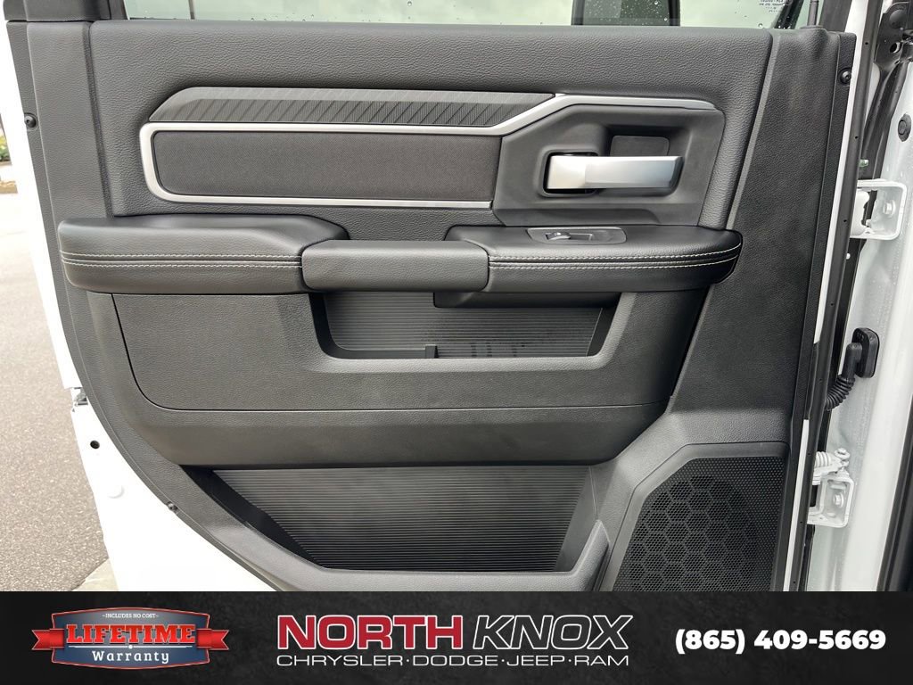 New 2026 RAM 2500 Big Horn AWD/4WD image 15