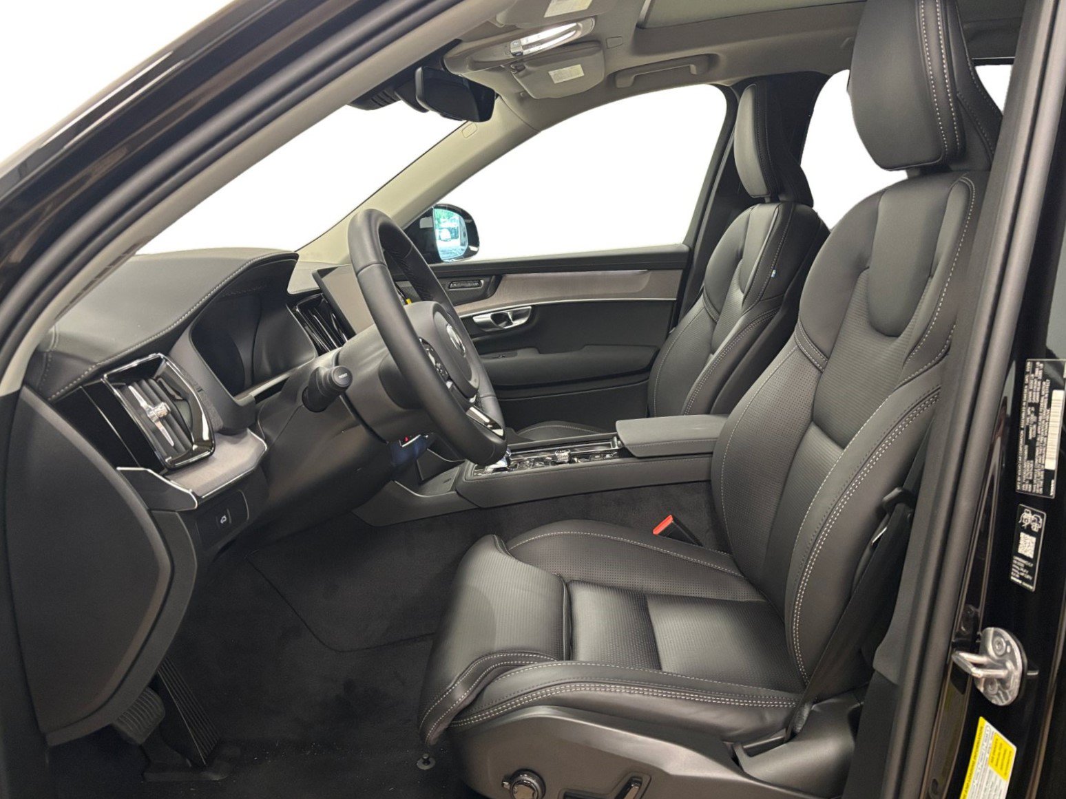New 2026 Volvo XC90 B6 Ultra w/ Protection Package AWD/4WD image 11