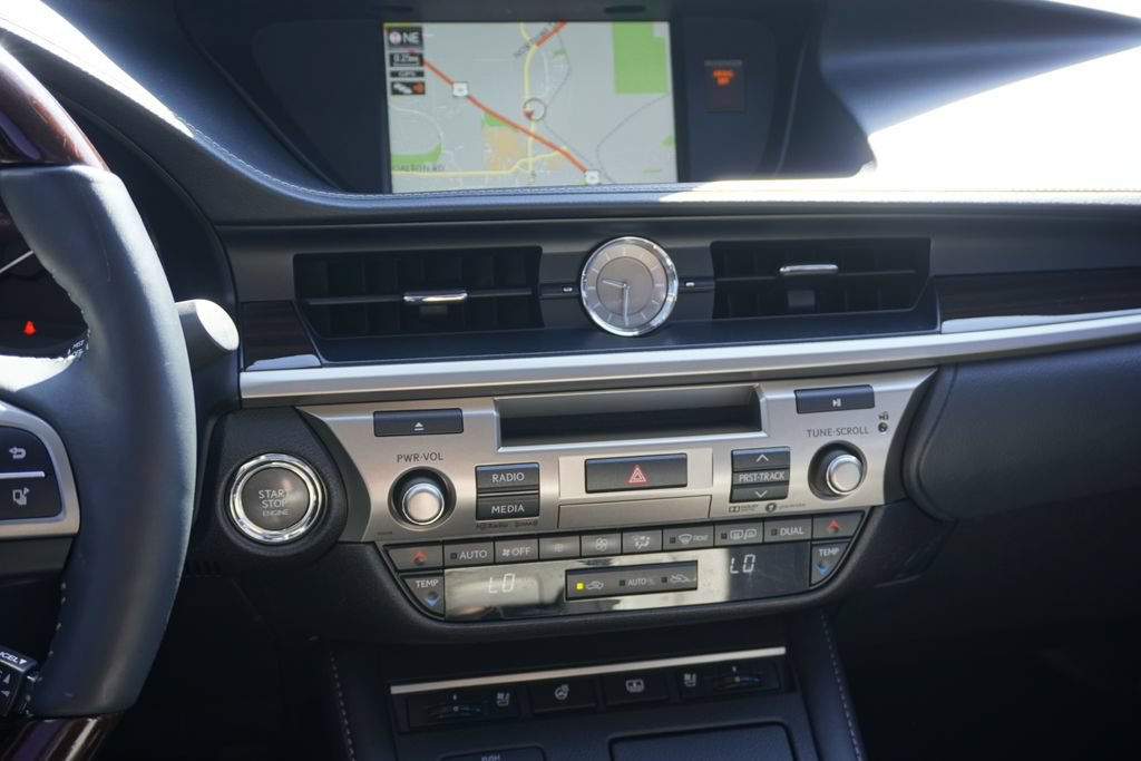 Used 2017 Lexus ES 350 w/ Luxury Package FWD image 15