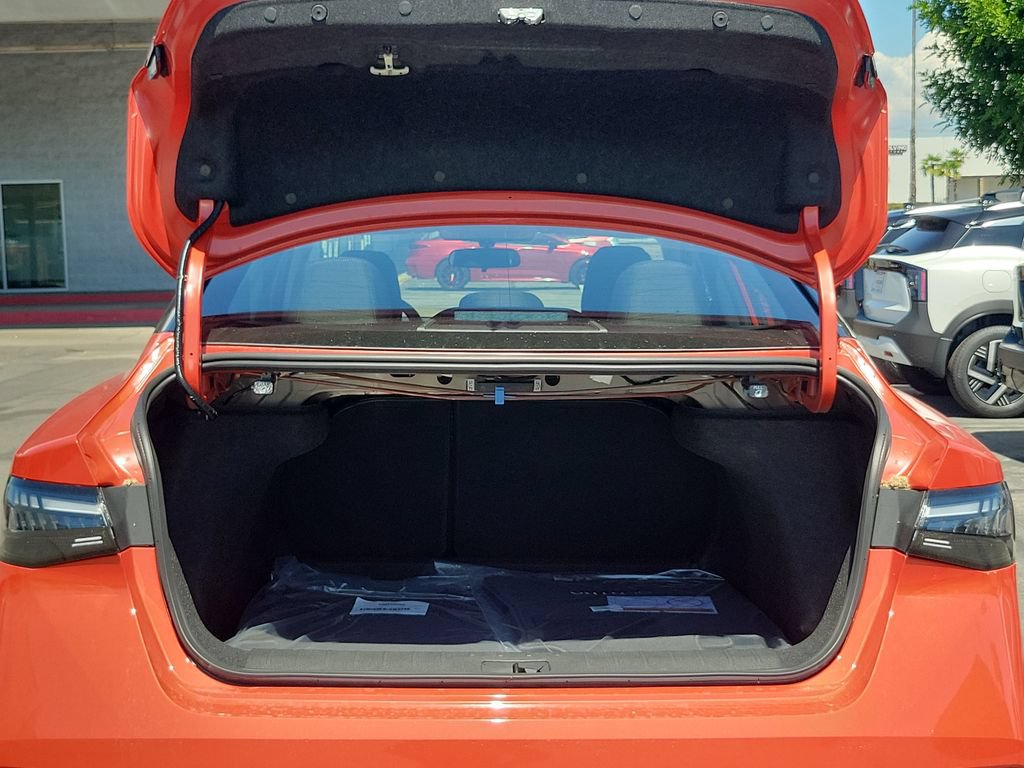 New 2027 Nissan Sentra SR w/ Floor Mat Package FWD image 12