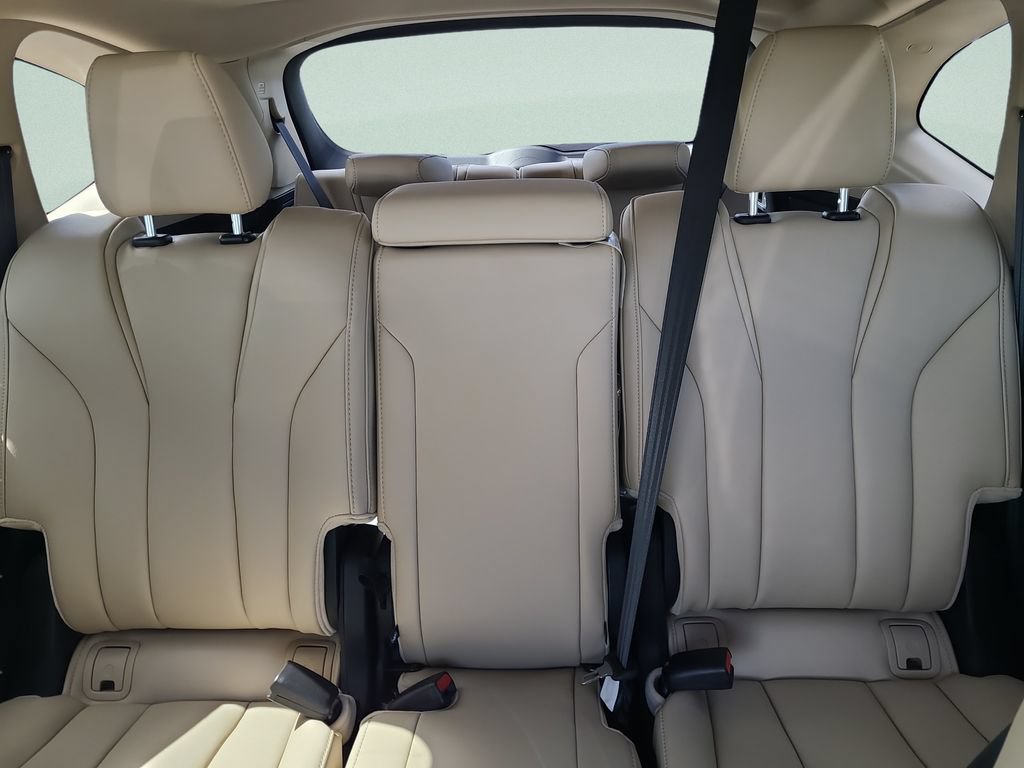 New 2026 Acura MDX SH-AWD image 13