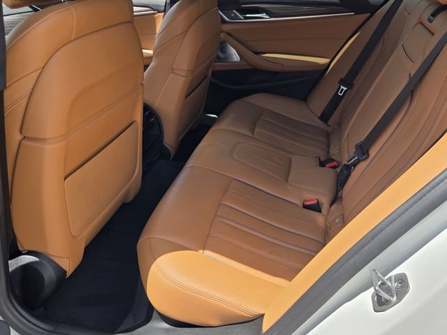 Used 2022 BMW M550i xDrive w/ Executive Package AWD/4WD image 11