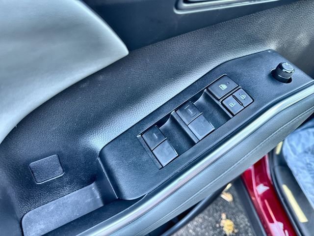 Used 2023 Toyota Highlander XLE image 21