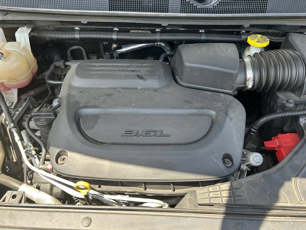 Used 2023 Chrysler Voyager LX FWD image 31