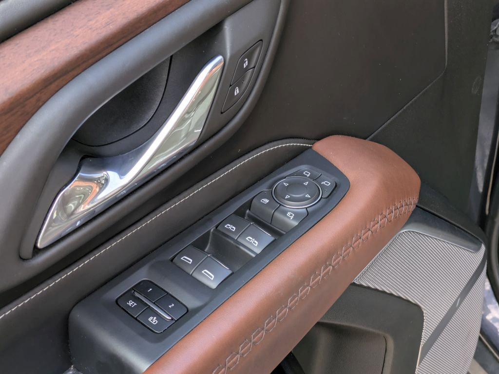 Used 2023 GMC Yukon Denali Ultimate image 10