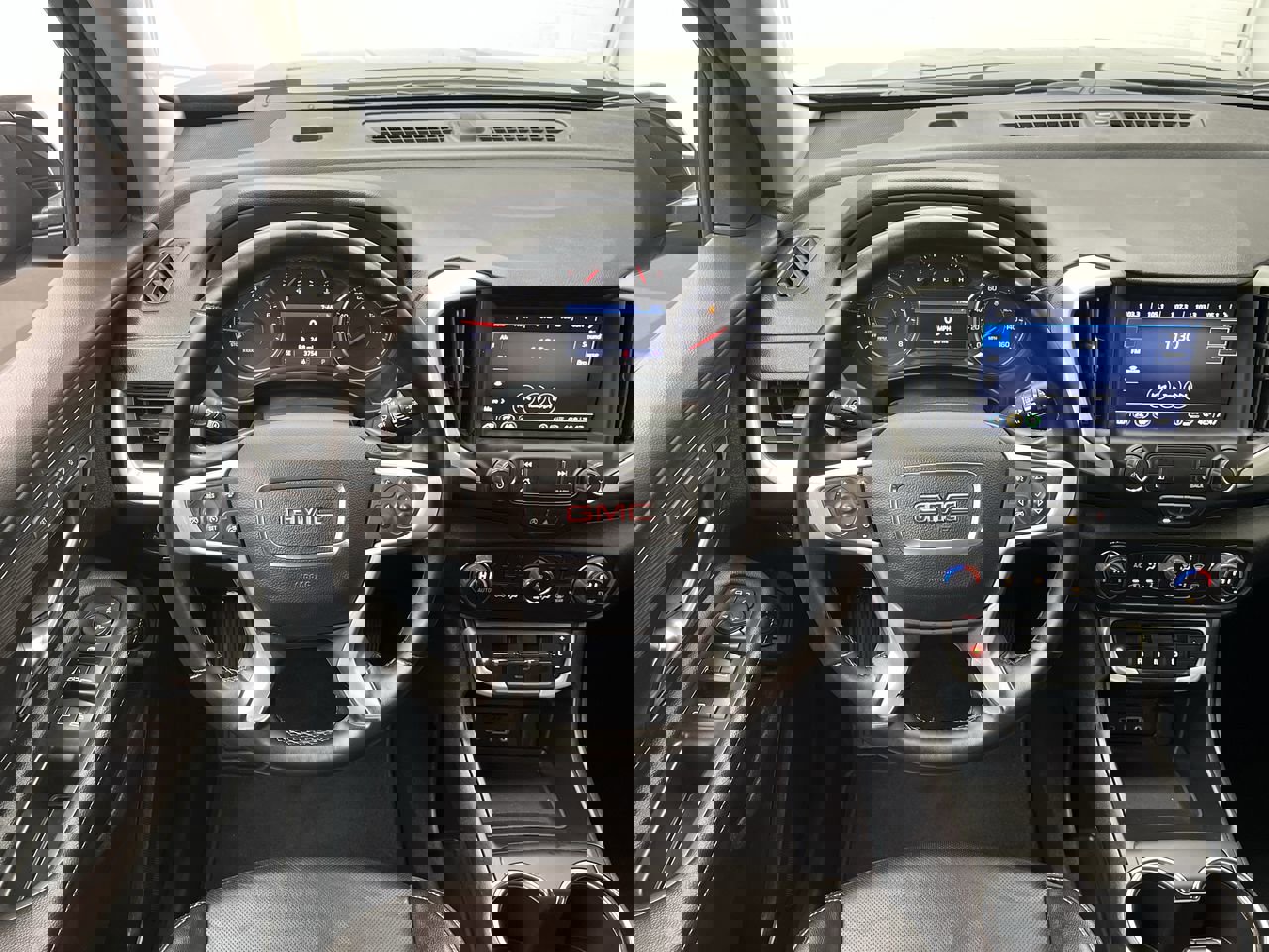 Certified 2024 GMC Terrain SLT image 13