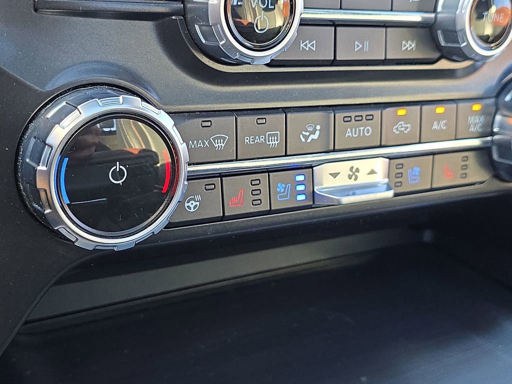 Used 2022 Ford F150 Lariat w/ Equipment Group 502A High image 50