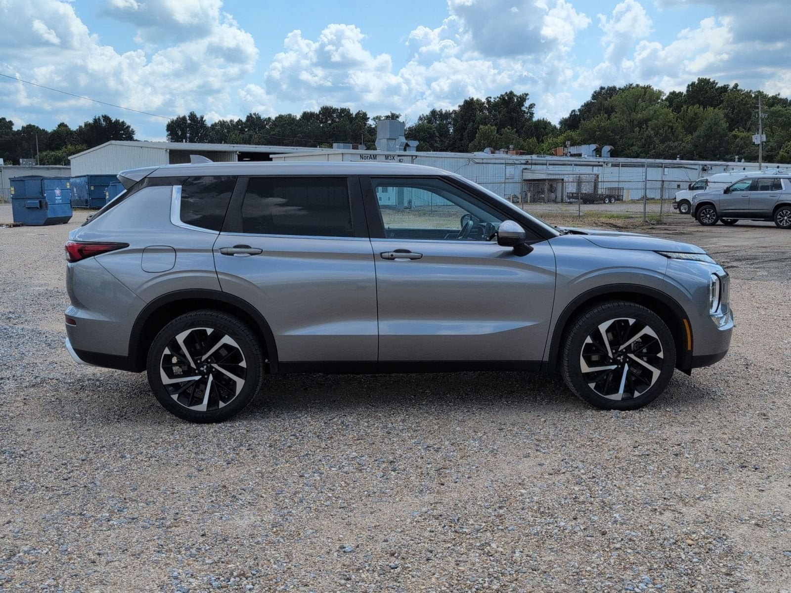 Used 2024 Mitsubishi Outlander SE AWD/4WD image 7