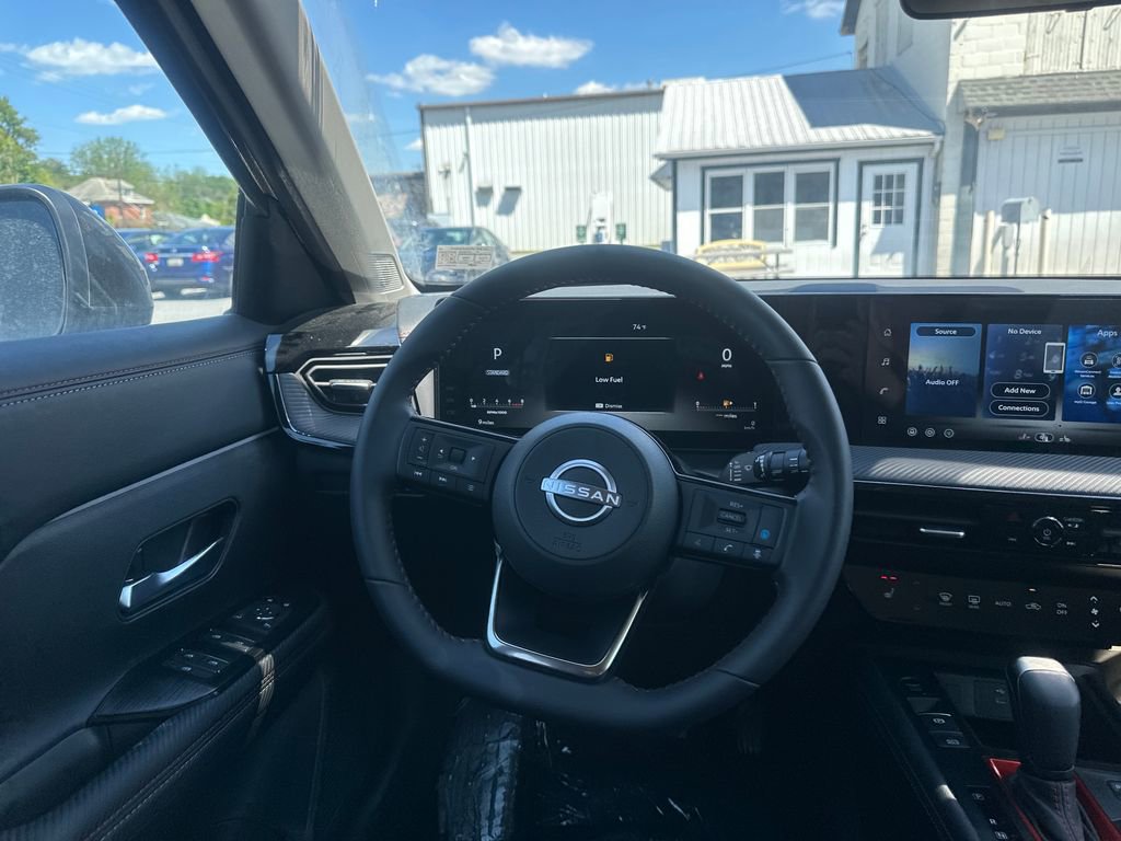 New 2026 Nissan Kicks SR w/ Cold Weather Package FWD image 18