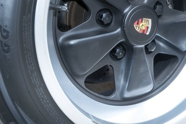 Used 1989 Porsche 911 Carrera RWD image 39