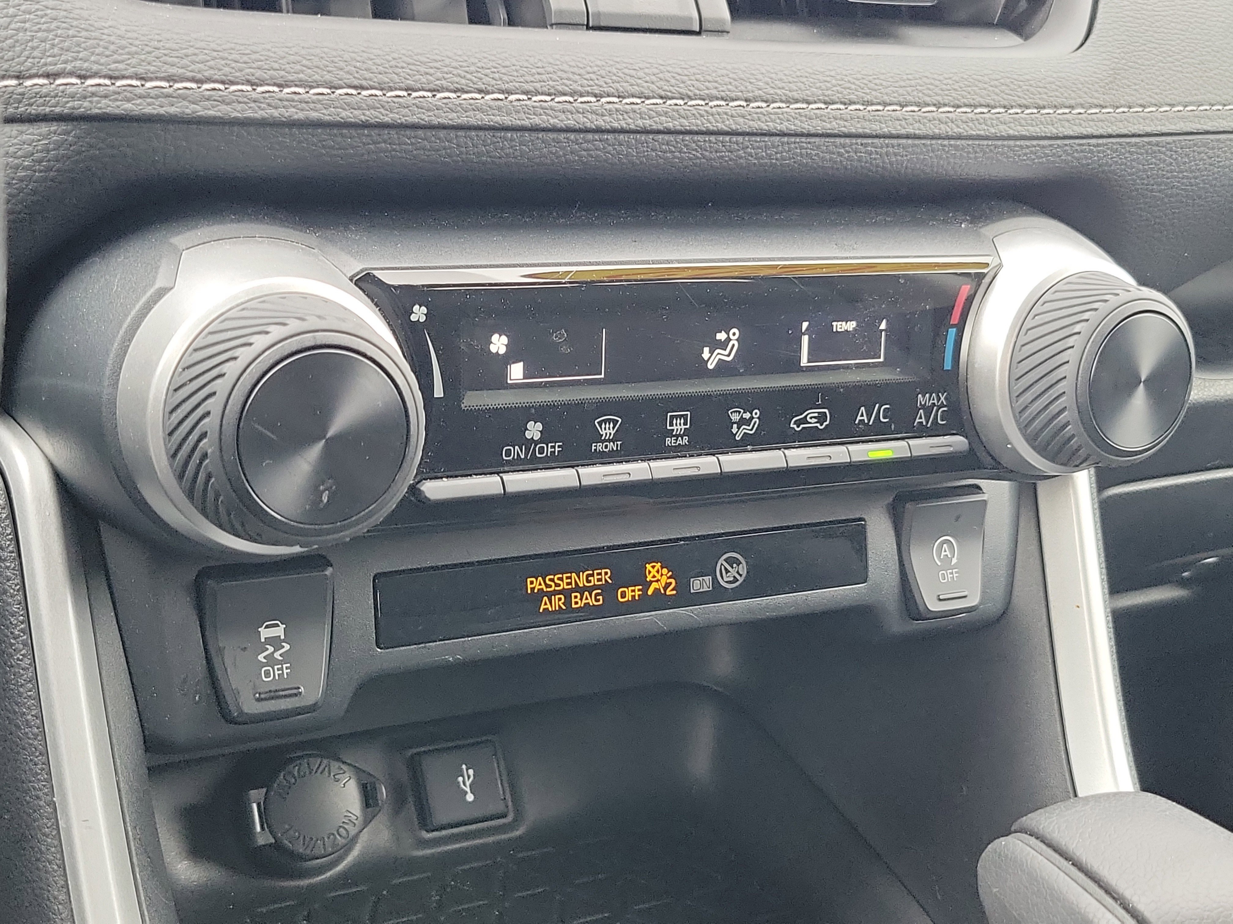 Used 2022 Toyota RAV4 LE image 28