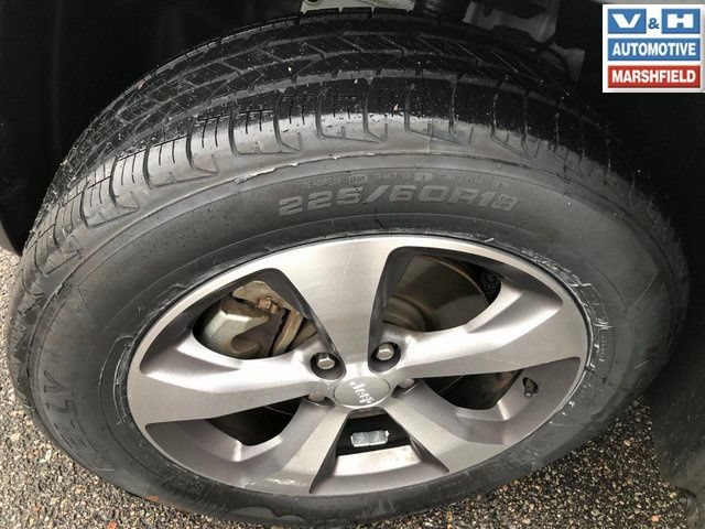 Used 2022 Jeep Cherokee Limited AWD/4WD image 22