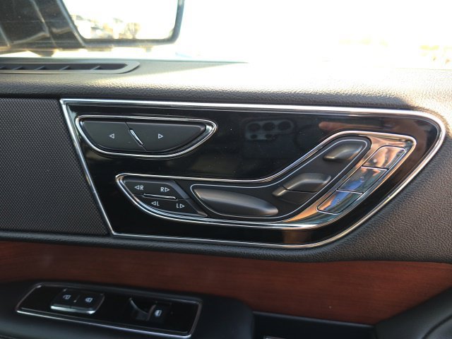 Used 2020 Lincoln Navigator Reserve AWD/4WD image 17