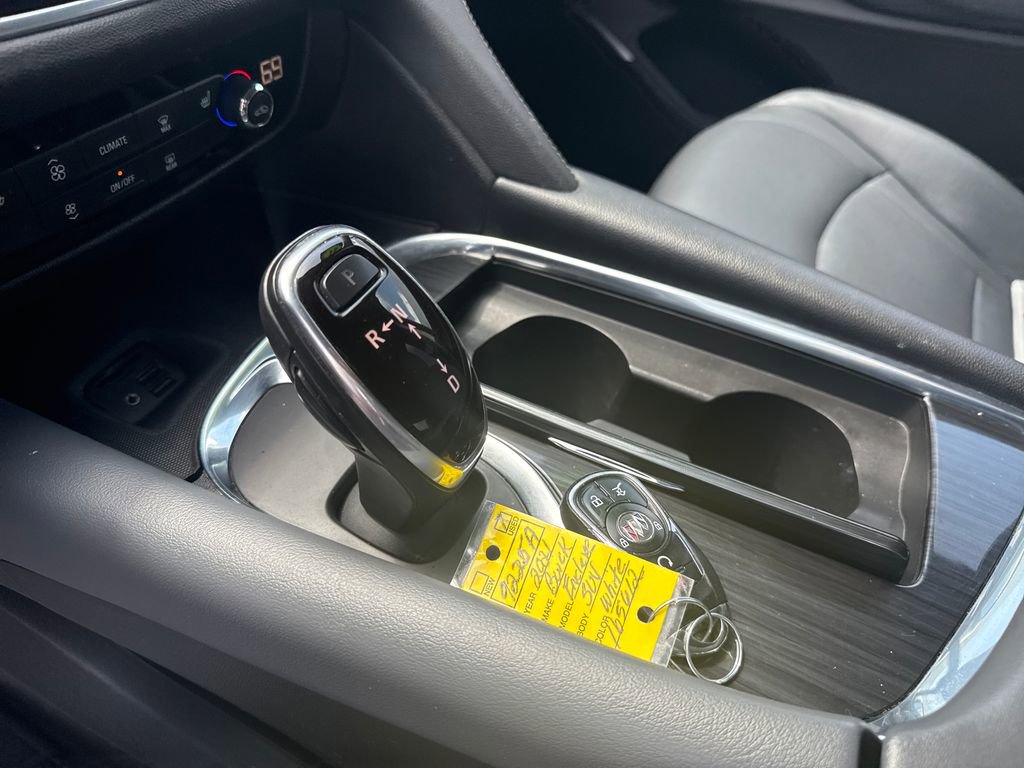 Used 2021 Buick Enclave Essence image 27