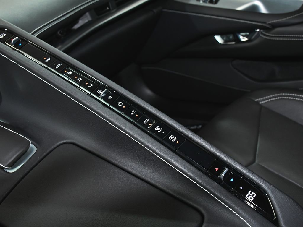 Used 2024 Chevrolet Corvette Stingray Convertible RWD image 30