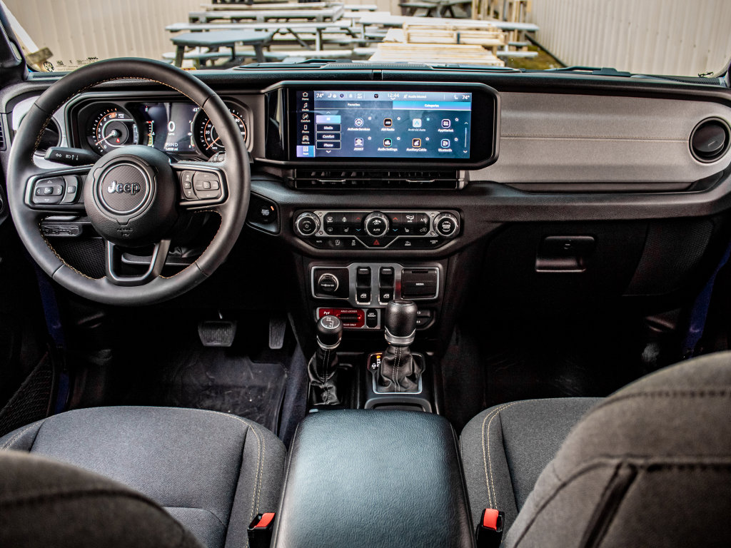 Used 2024 Jeep Wrangler Willys image 31