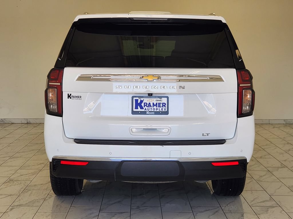 Used 2022 Chevrolet Suburban LT w/ Luxury Package RWD image 6