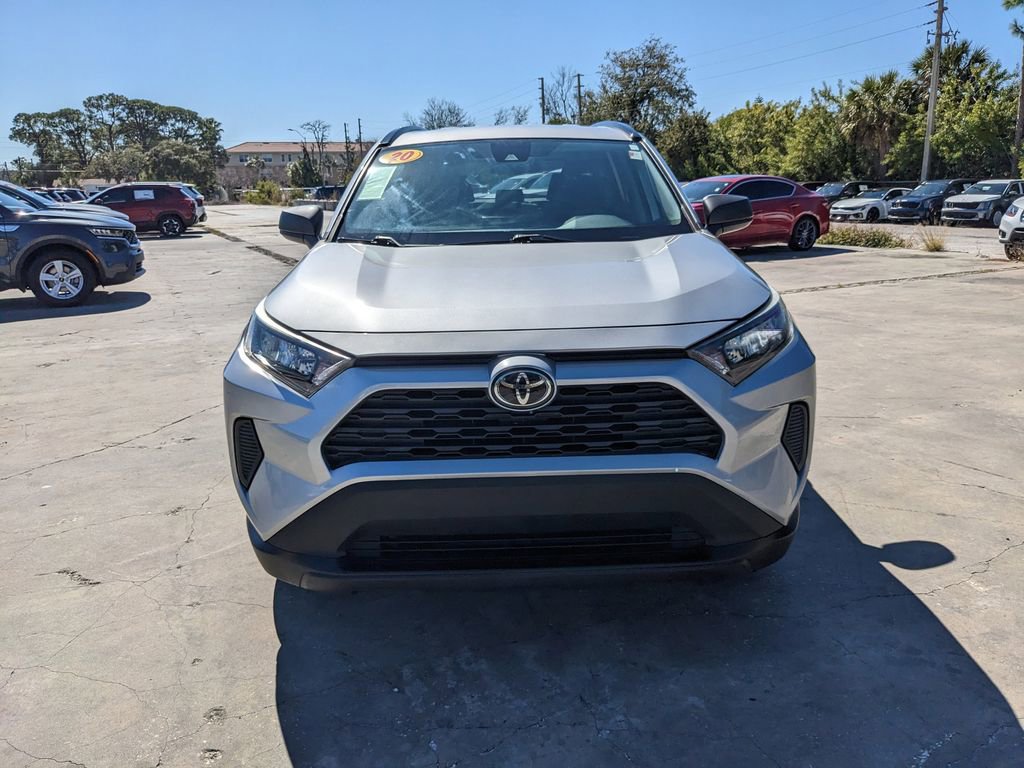 Used 2020 Toyota RAV4 LE image 4