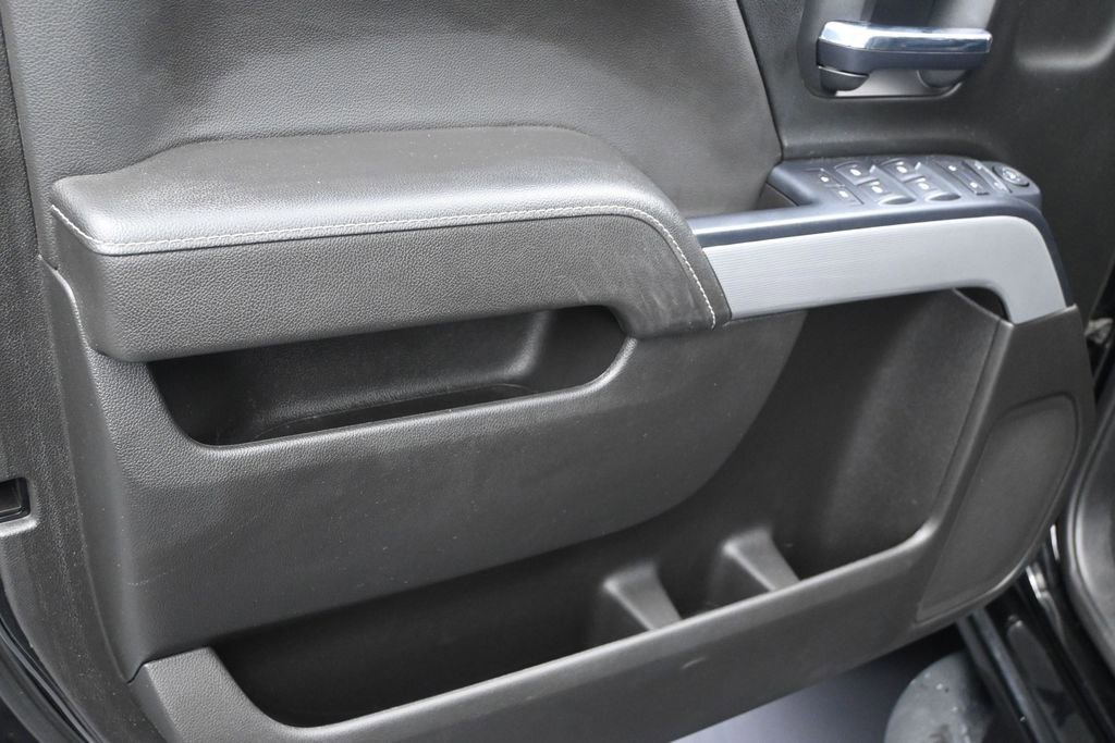 Used 2017 Chevrolet Silverado 2500 LT w/ Midnight Edition AWD/4WD image 11