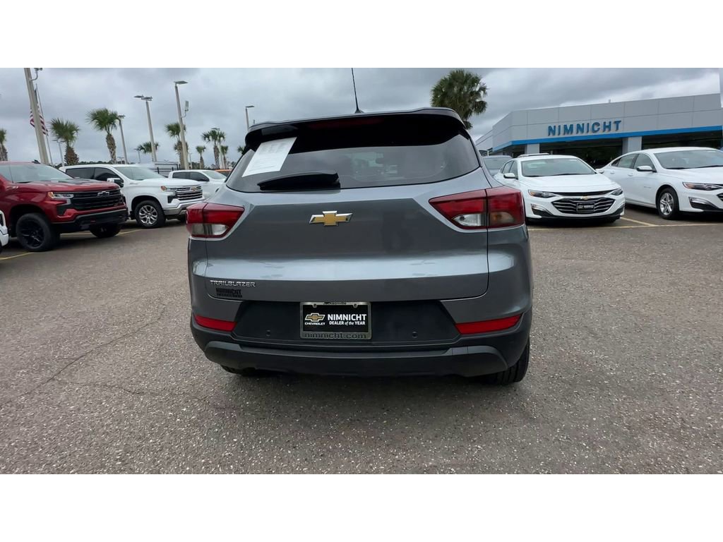 Used 2021 Chevrolet TrailBlazer LS FWD image 3