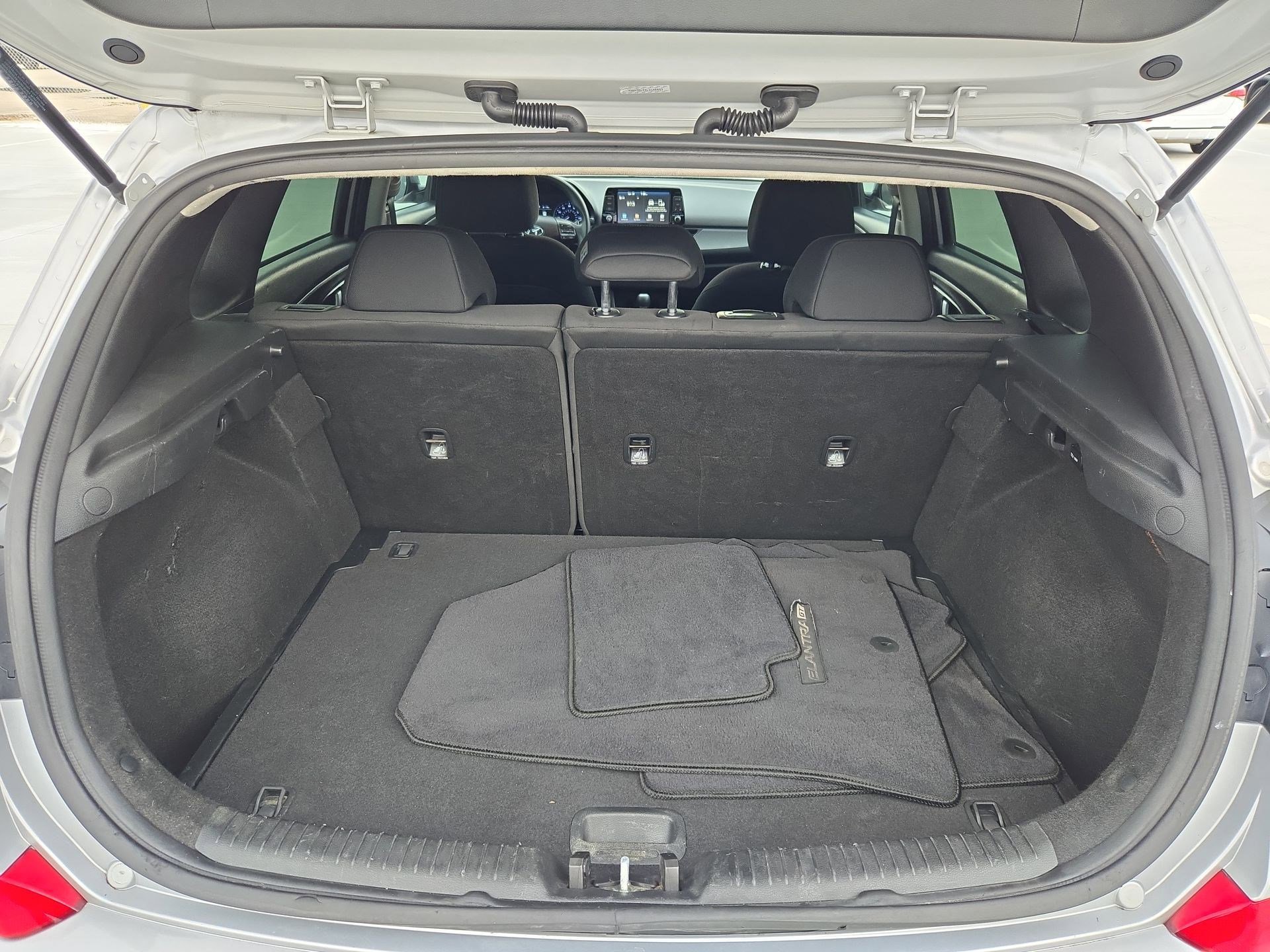 Used 2020 Hyundai Elantra GT image 26