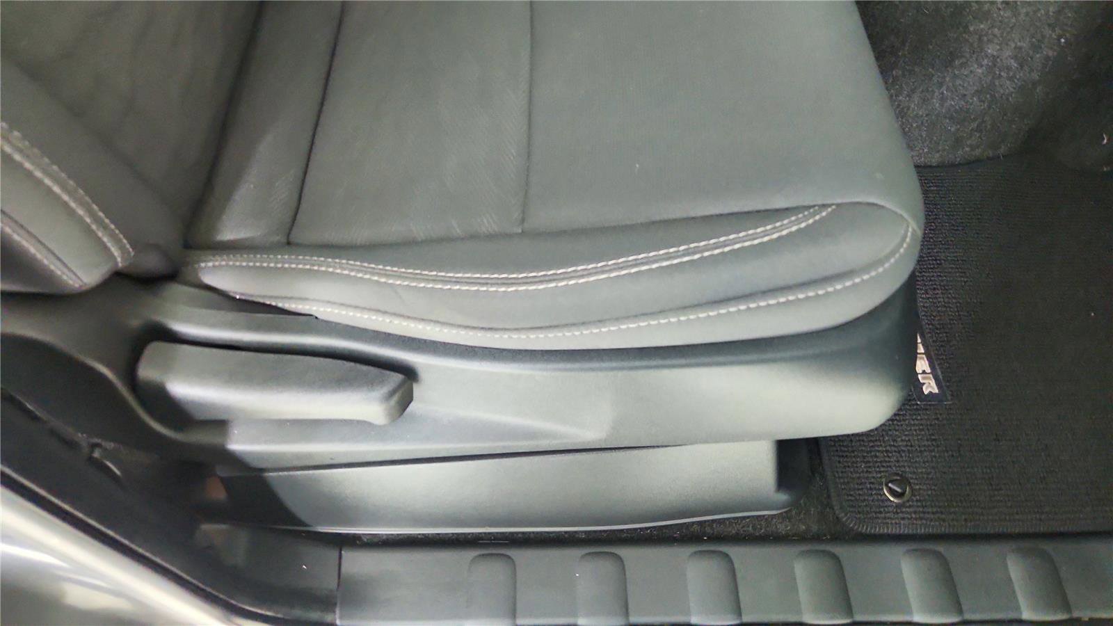 Used 2022 Nissan Frontier SV w/ Technology Package image 40