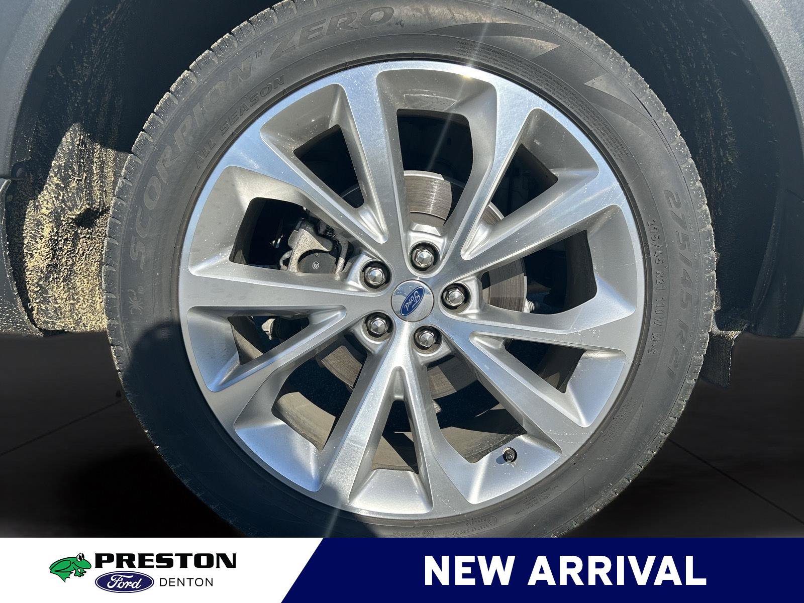 Used 2023 Ford Explorer Platinum w/ Technology Package AWD/4WD image 18