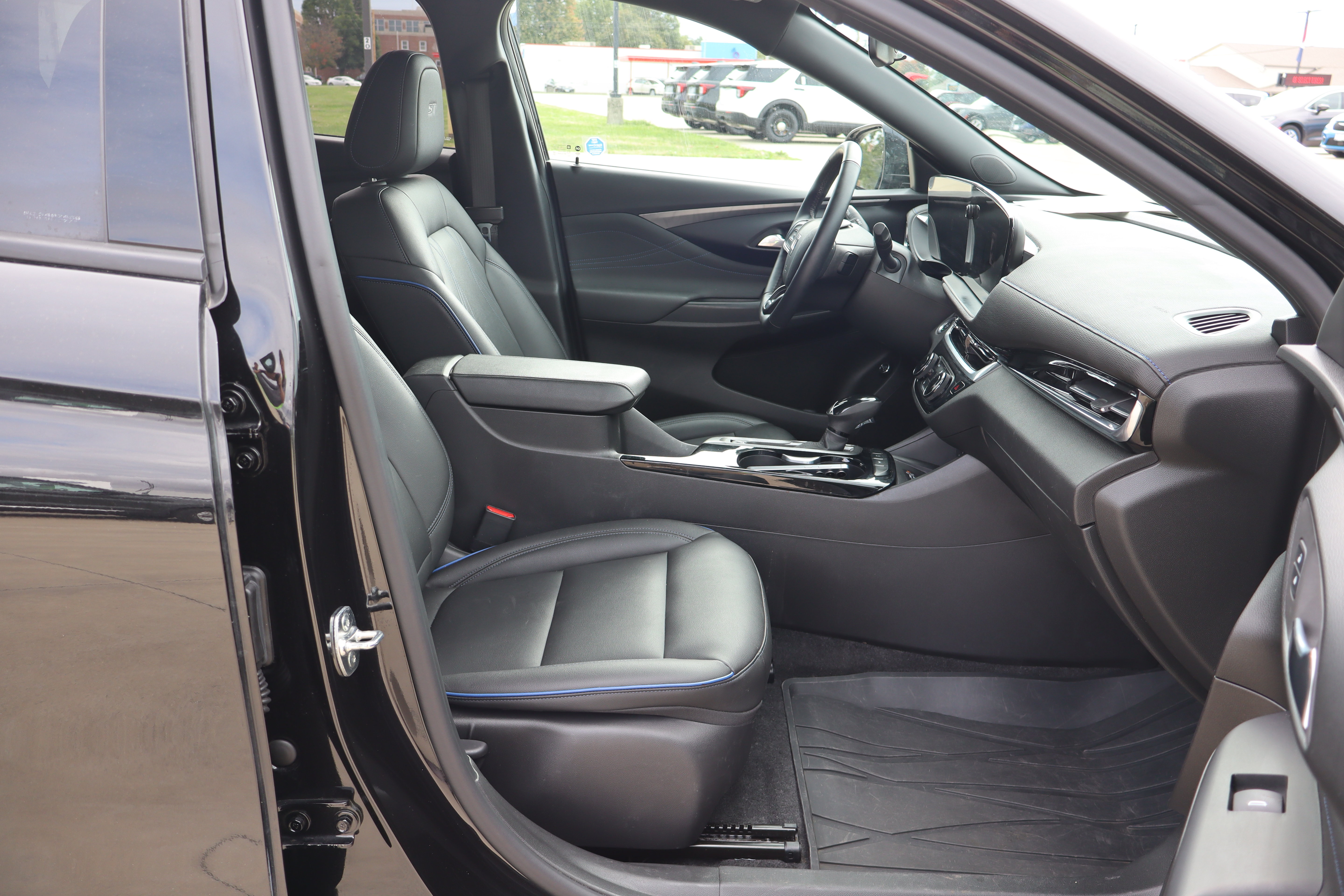 Used 2024 Buick Envista Sport Touring w/ Convenience I Package FWD image 13