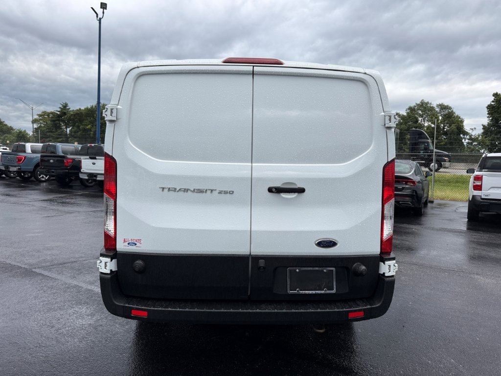 Used 2020 Ford Transit 250 Low Roof RWD image 5