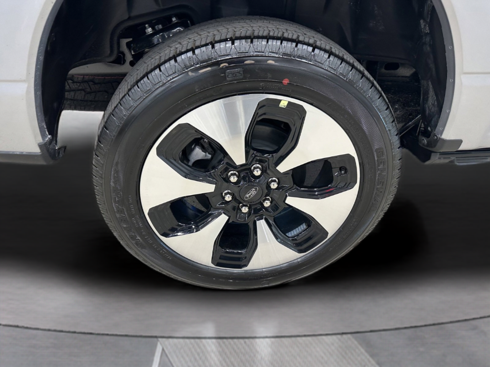 New 2023 Ford F150 Lightning Platinum AWD/4WD image 57