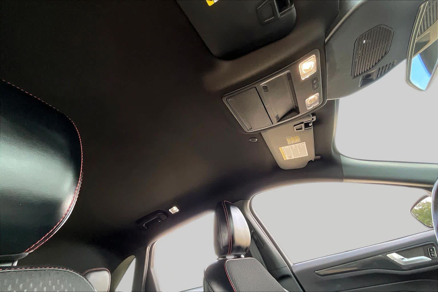 Used 2025 Ford Escape ST-Line FWD image 14