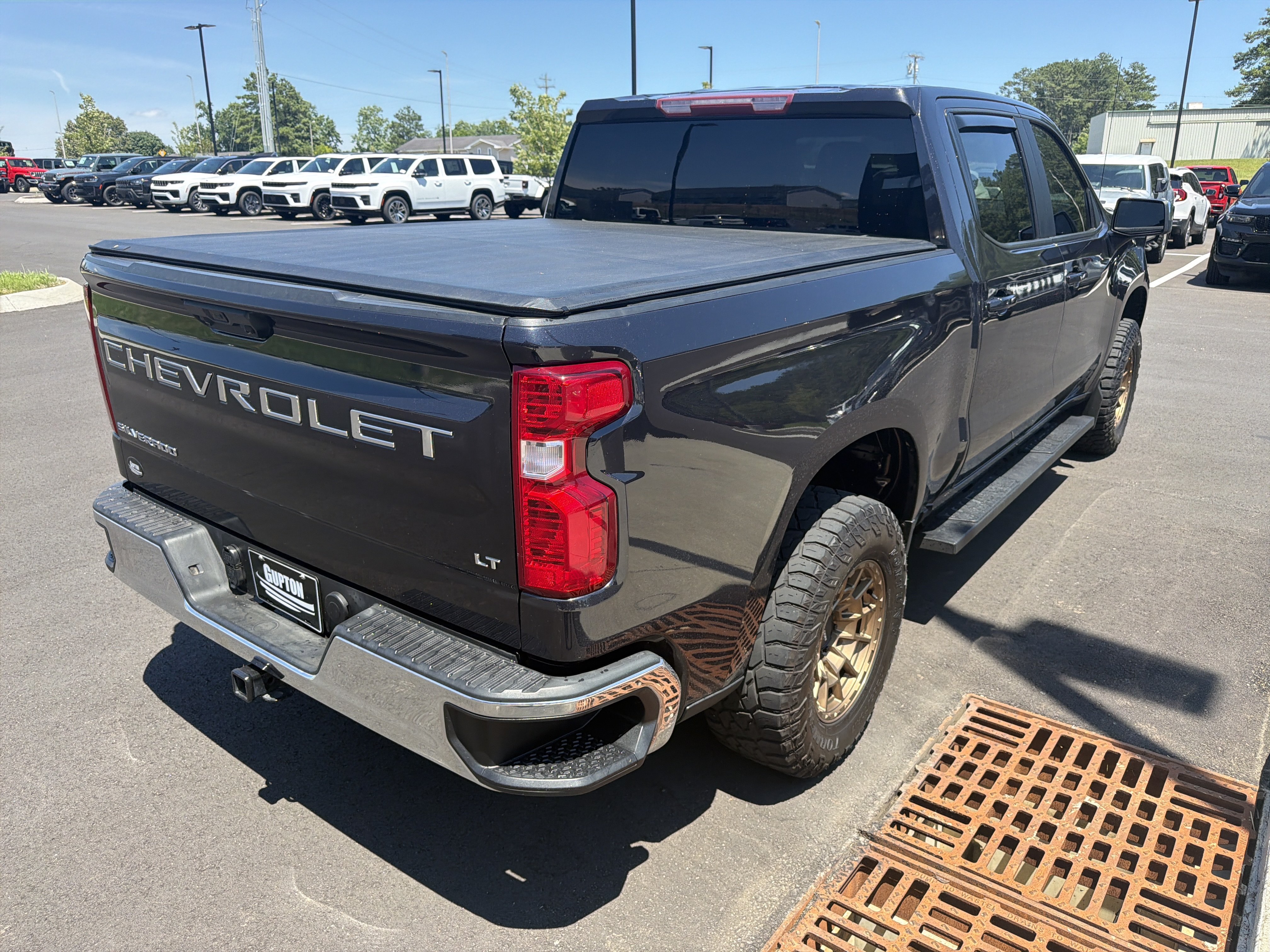 Used 2022 Chevrolet Silverado 1500 LT RWD image 14