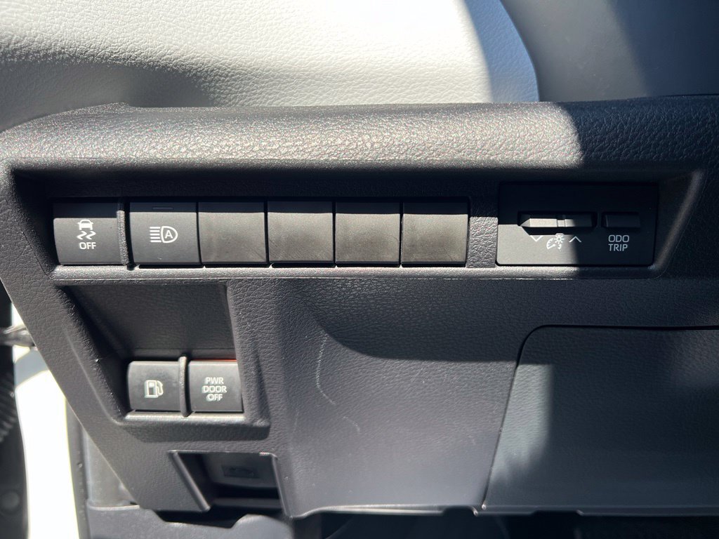 Certified 2026 Toyota Sienna LE AWD/4WD image 38